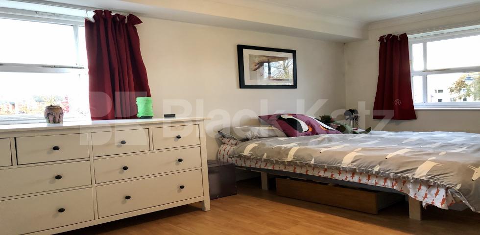 			NEW INSTRUCTION, 2 Bedroom, 1 bath, 1 reception Flat			 MacMillan Way, Tooting